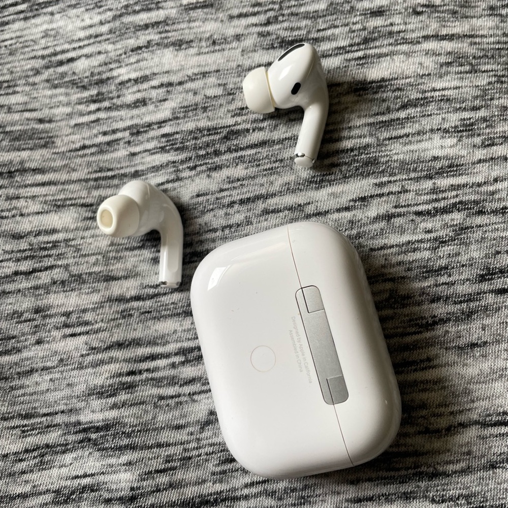 AirPods Pro - Picture 3 of 8